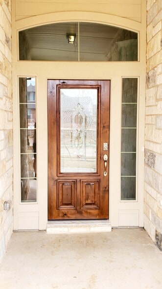 Building Photo - 705 Lister Dr