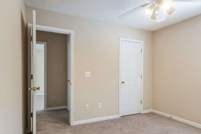 Building Photo - 4108 Glenaire Way NW