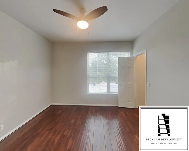 Bedroom - 2418 Allred Dr