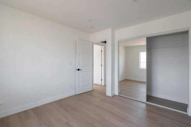 Building Photo - Central air conditioning!