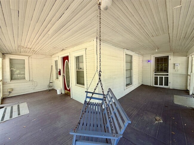 Building Photo - 530 Schmitz Ave