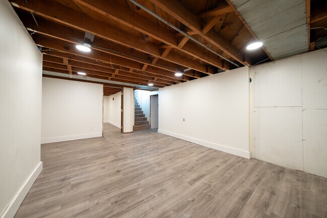 Building Photo - 14510 Gleason Lake Dr