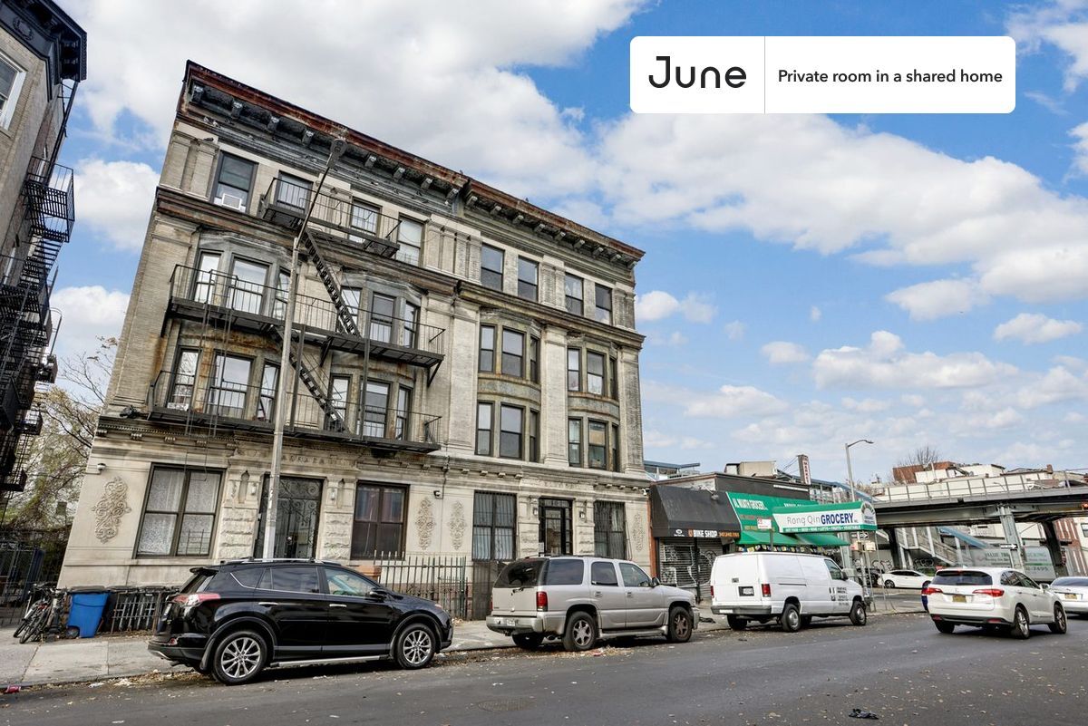 Building Photo - Room in Shared 4 bed/2 bath home in Crown Heights