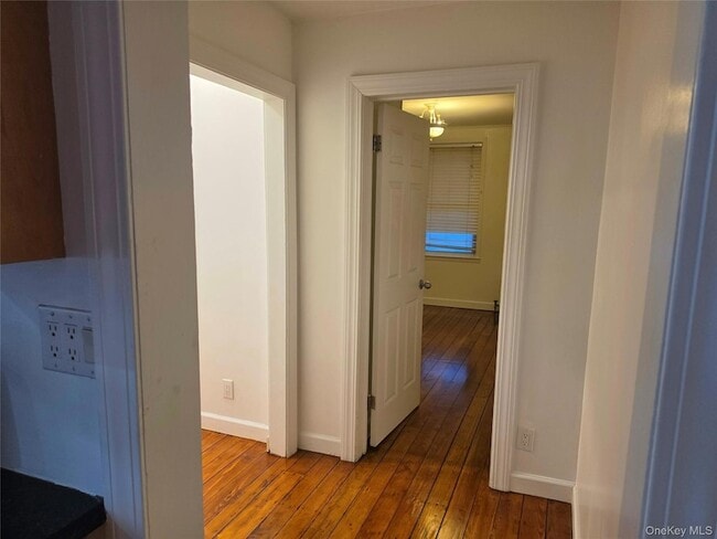 Building Photo - 60 Main St