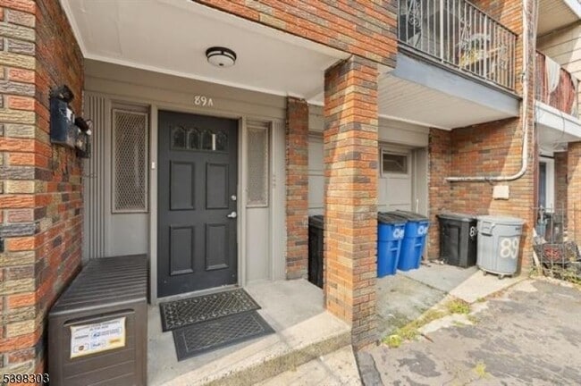 Building Photo - 89 Ferry St