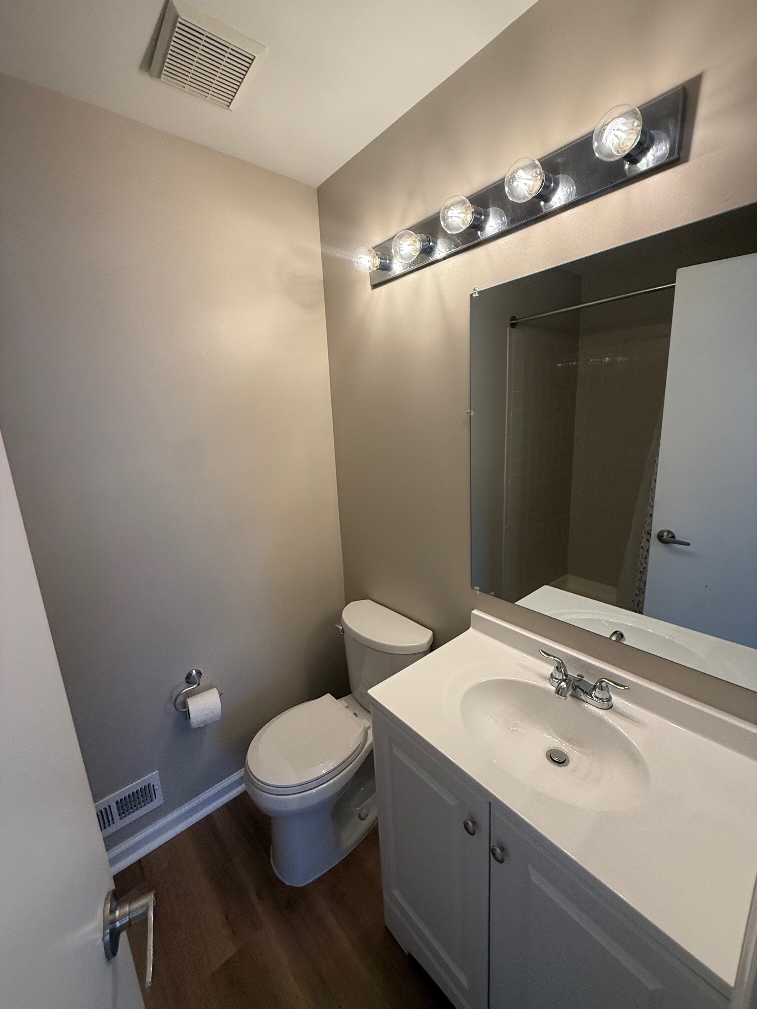 Building Photo - 32 Cherokee Dr