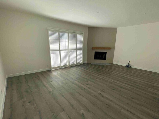 Building Photo - COMPLETELY UPDATED SHERMAN OAKS TOWNHOME!