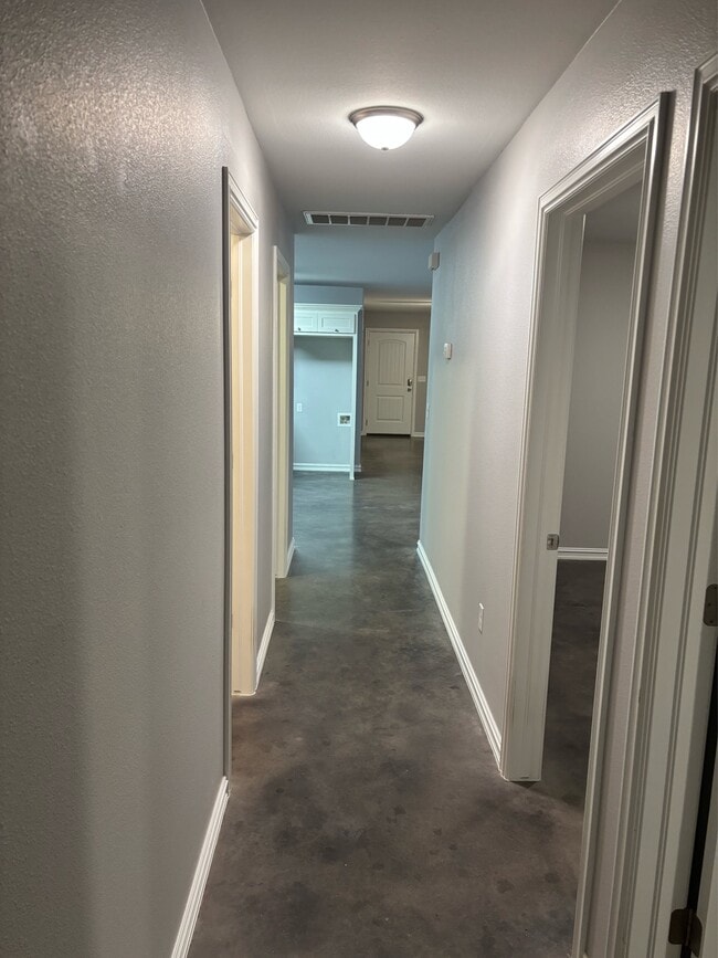 Building Photo - 4110 Maple Dr