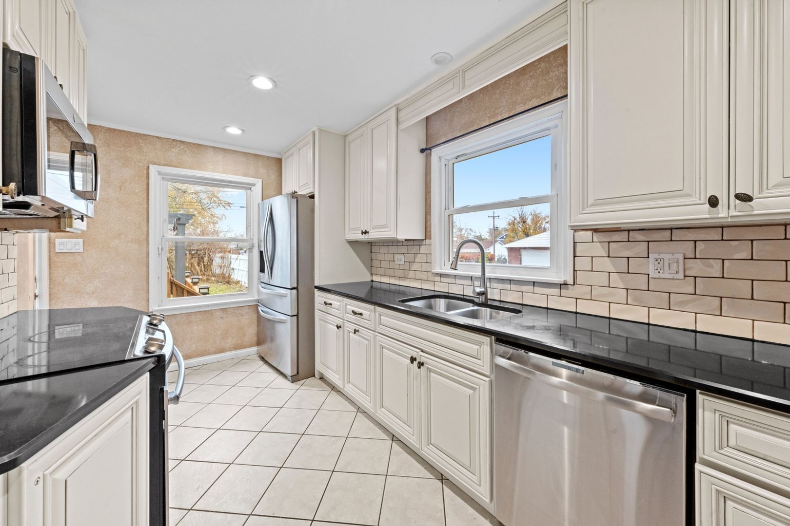 Building Photo - 5352 W 90th St