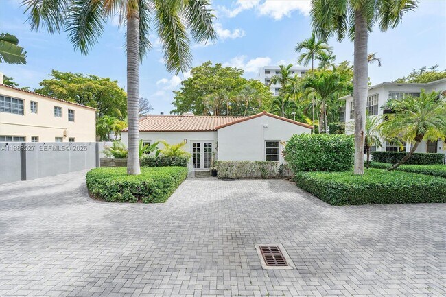 Building Photo - 1024 Lenox Ave.