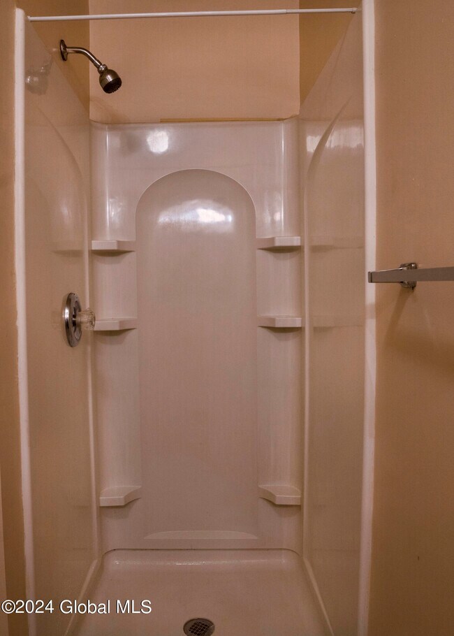 Building Photo - 546 5th Ave