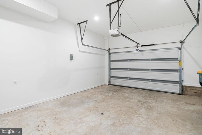 Building Photo - 3126 Pierview Ln