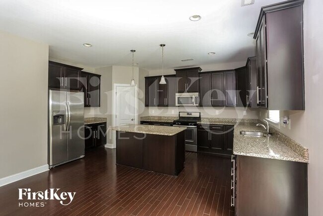Building Photo - 2708 Woodlands Creek Dr