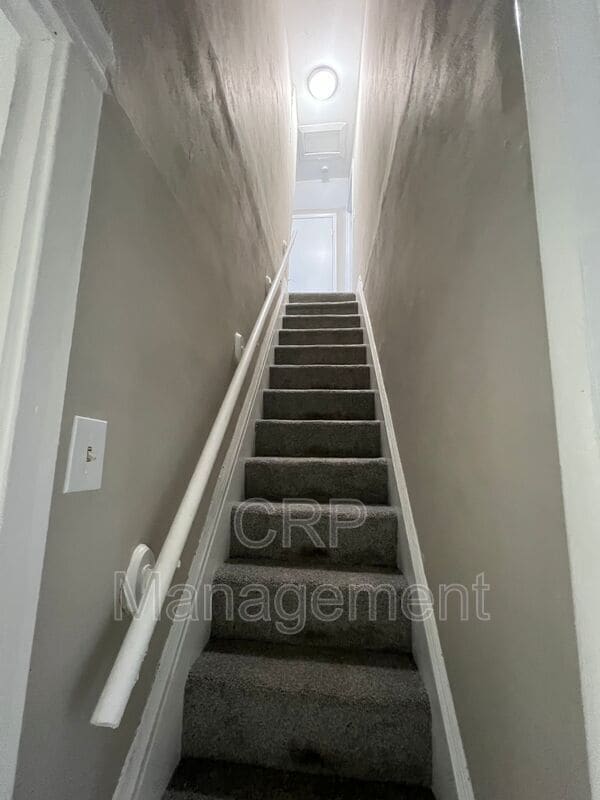 Building Photo - 5318 Quincy St