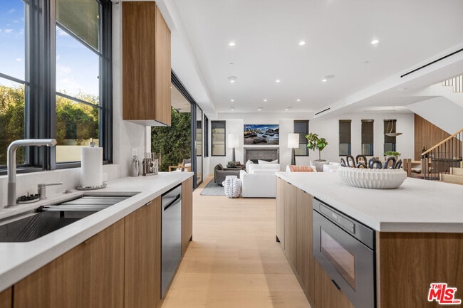 Building Photo - 4256 Camellia Ave