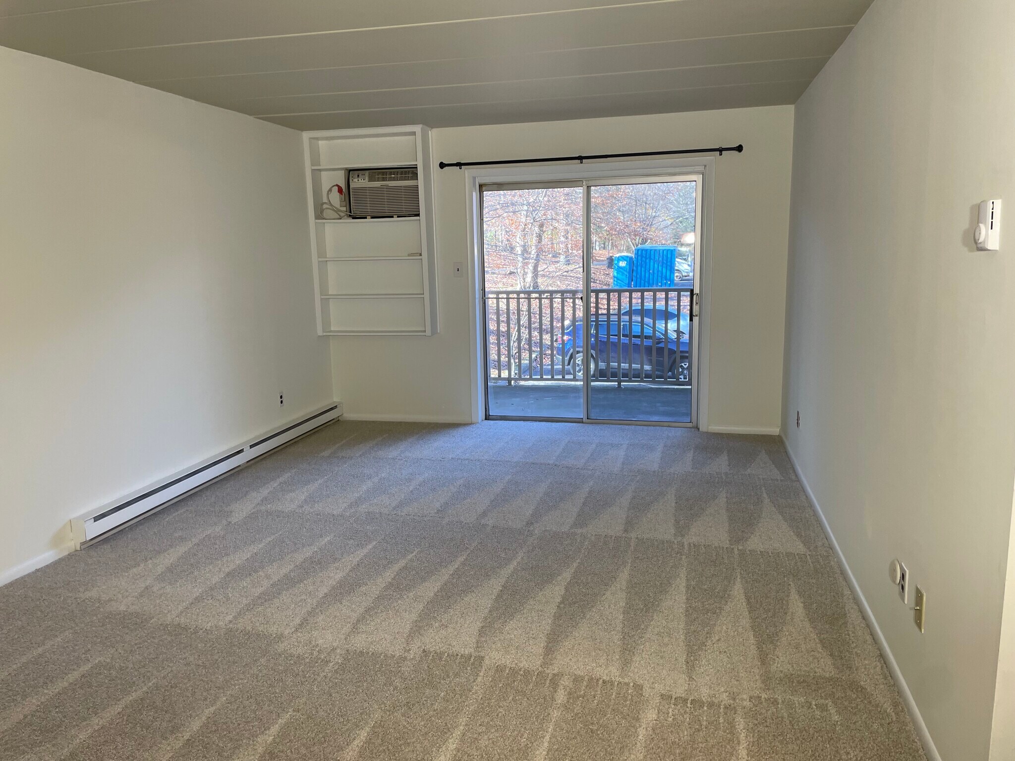 Building Photo - 300 WINDING Way