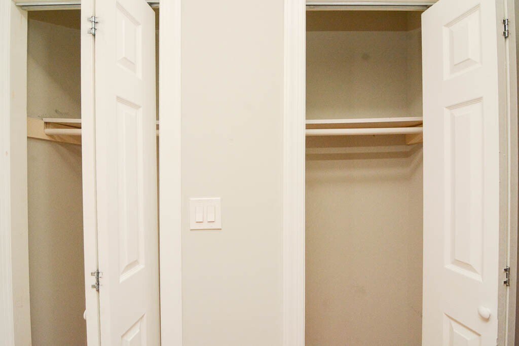 Building Photo - 448 W Barry