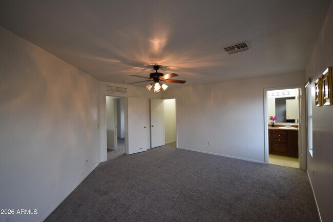 Building Photo - 2404 W Roeser Rd