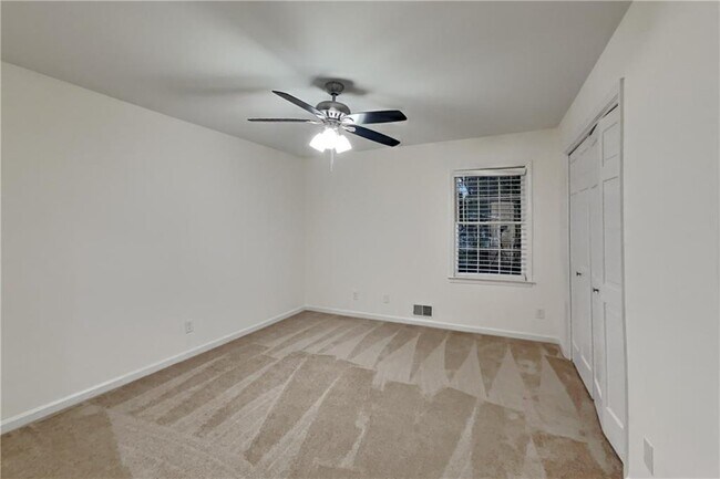 Building Photo - 3350 Turtle Lake Club Dr SE