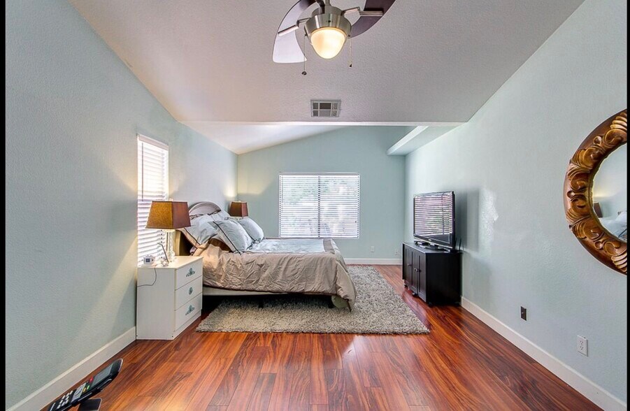 Building Photo - 1250 W Seascape Dr