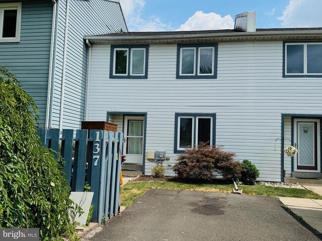 Building Photo - 137 Krista Ct