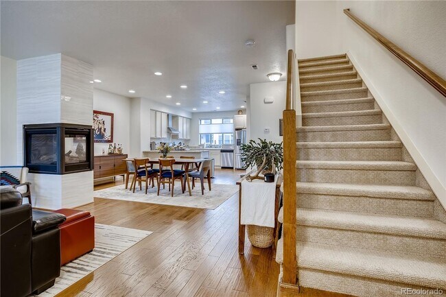 Building Photo - Gorgeous Townhouse in Breathtaking Solterr...