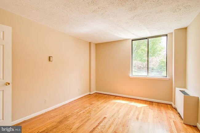 Secondary bedroom - 118 Monroe St