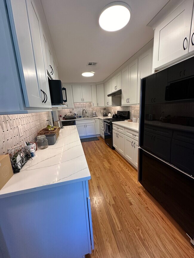 Building Photo - 1 Irongate