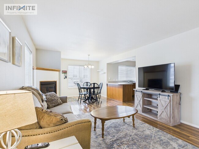 Building Photo - Bright & Spacious 3-Bedroom Apartment