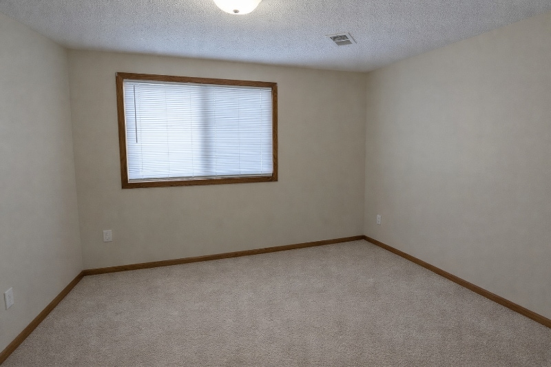 Building Photo - 10563 Martin St NW