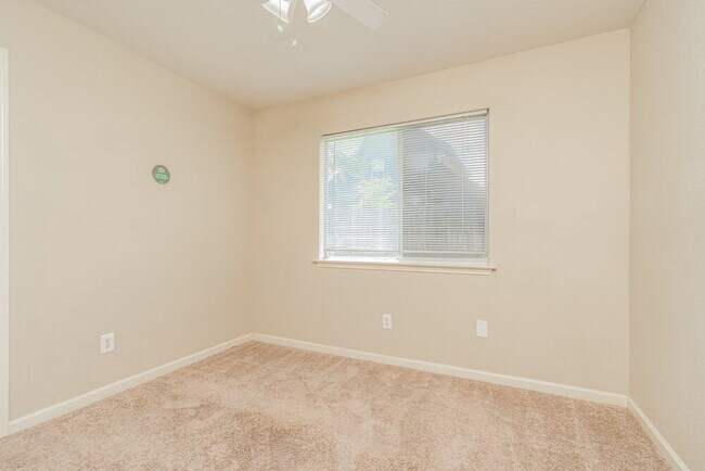 Building Photo - 6329 Glen Knoll Dr