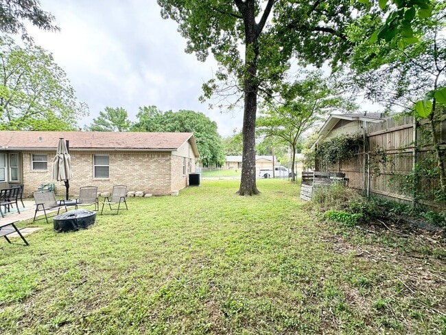 Building Photo - Coming Soon! 3 Bedroom 2 Bath 2 Car Carport! Corner Lot!