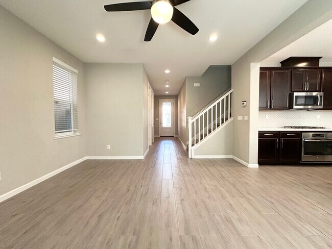 Building Photo - 6025 Palermo Way