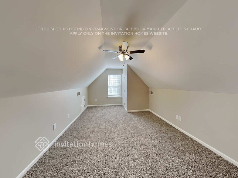 Building Photo - 2116 Clear Brook Dr