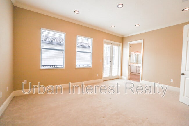 Building Photo - 4744 Amhurst Cir