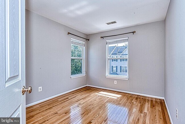 Building Photo - 13416 Burrough Farm Dr