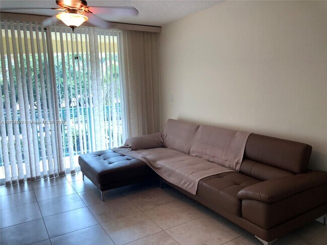 Building Photo - 201 Golden Isles Dr