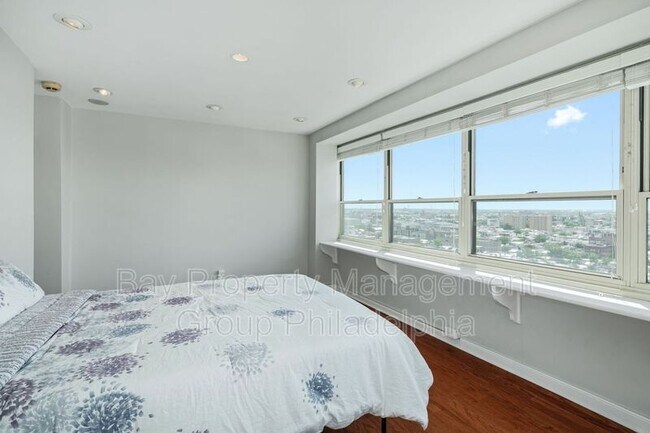 Building Photo - 1810 Rittenhouse Square