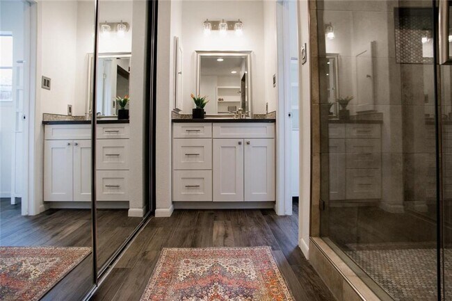 Building Photo - 5139 Meadow Creek Dr