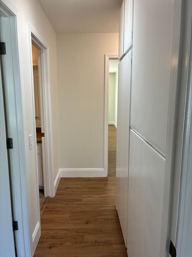 Building Photo - 1105 Del Nido Ct