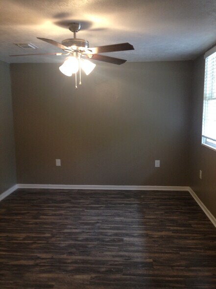 Building Photo - 1362 Pitkin Rd