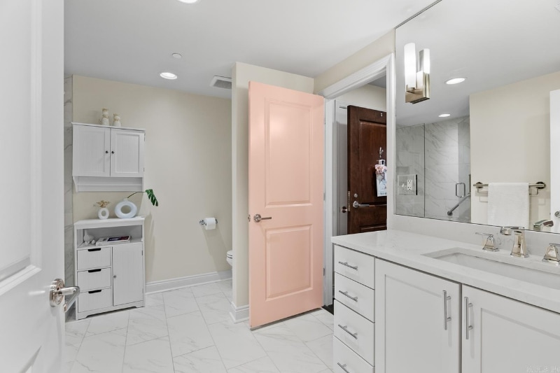 Building Photo - 3700 Cantrell Rd