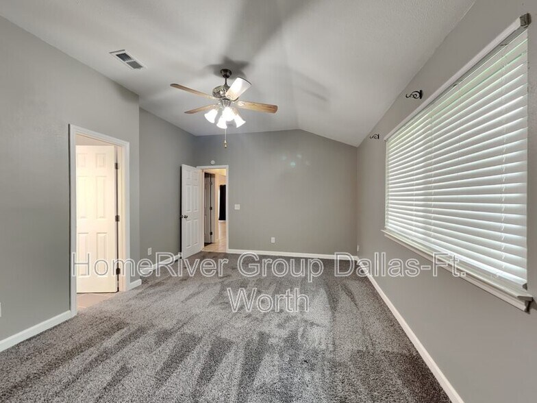 Building Photo - 600 British Ct