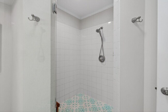 Building Photo - 802 Mallard Dr