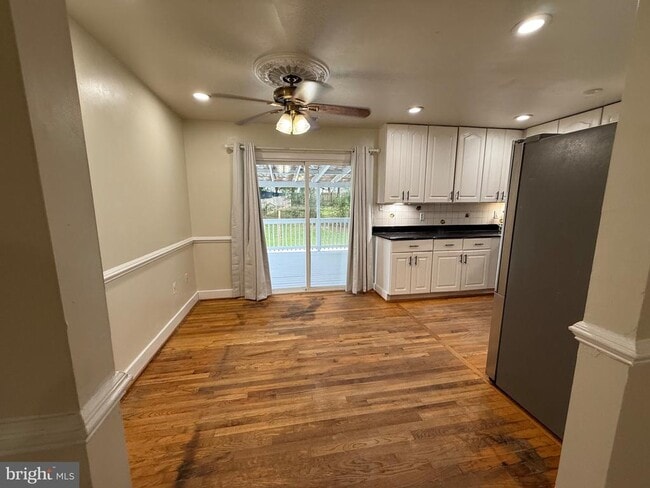 Building Photo - 4302 Hendricks Dr