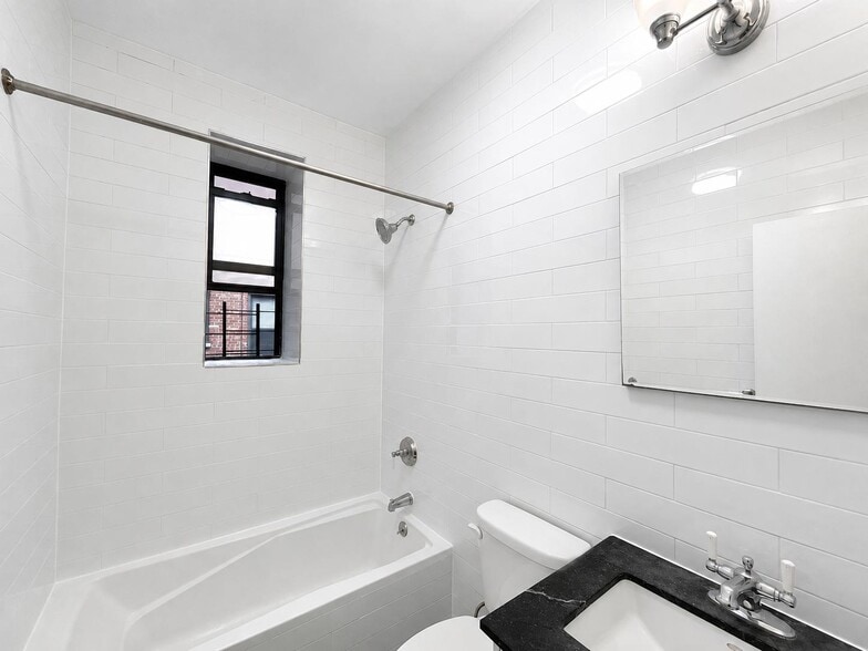 Building Photo - 601 W 137th St