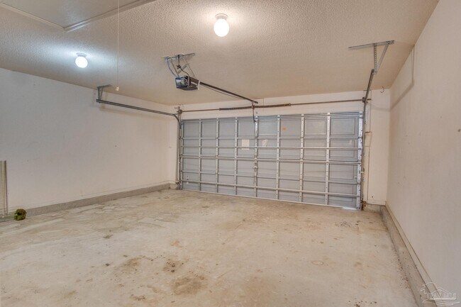 Building Photo - 7442 Treasure St