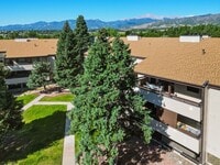 Building Photo - 6550 Delmonico Dr