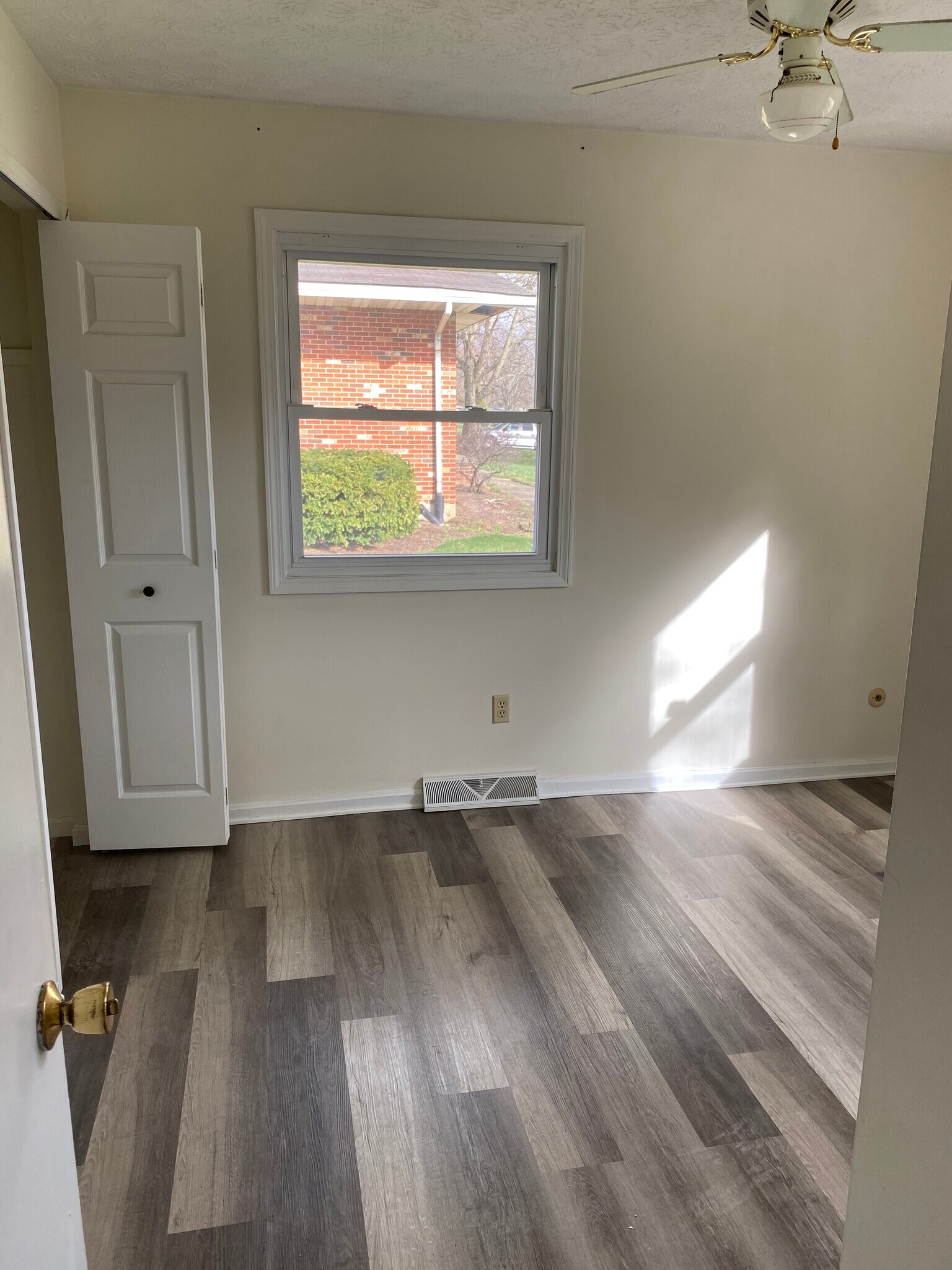 Master bedroom - 6656 Palmer Dr NW