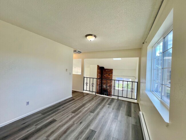 Building Photo - Home for Rent in Rifle